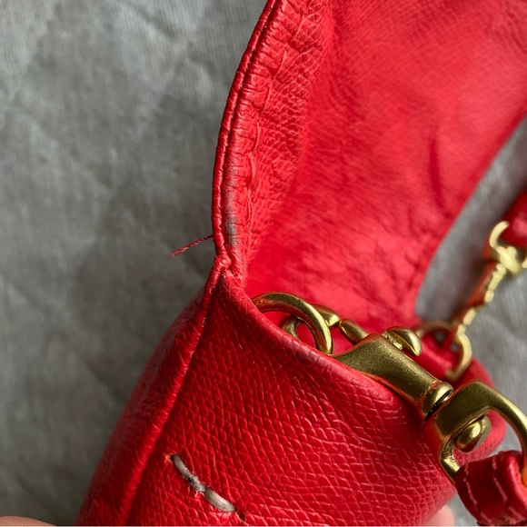 Clare V. Camille - Picture 5 of 10